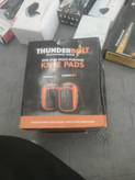 زانوبند حرفهای مدل Thunderbolt Platinum Pro. TB-003 زانوبند محافظ کار و ساختمان با طراحی ارگونومیک
